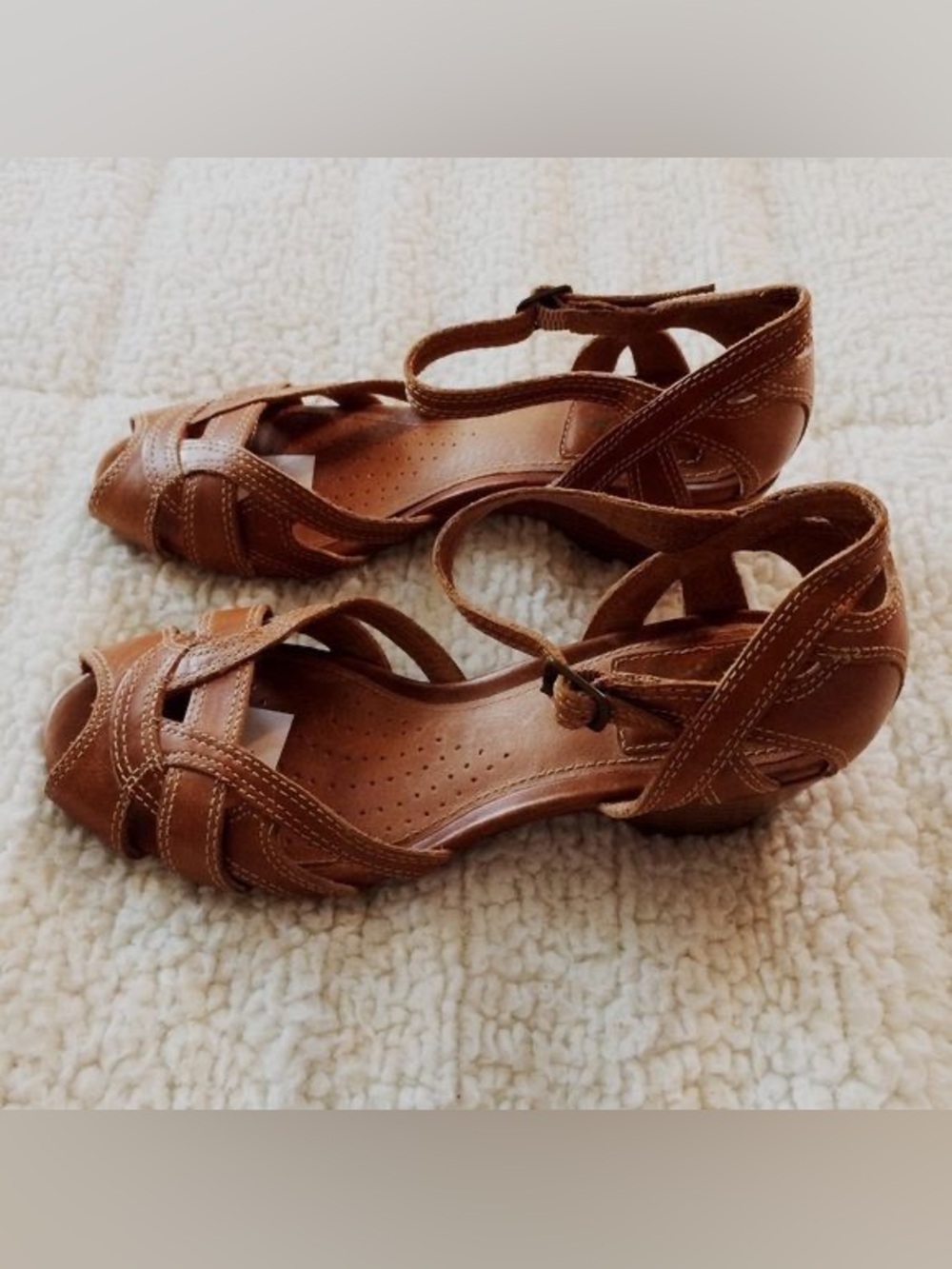 Clarks Artisan Tan Leather Peep Toe Woven Huarache Sandals Size 7